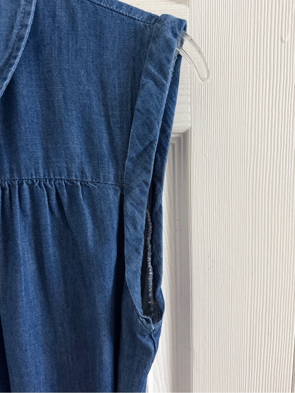 Universal Thread Denim Button-Front Sleeveless Dress in Blue - Picture 6 of 8
